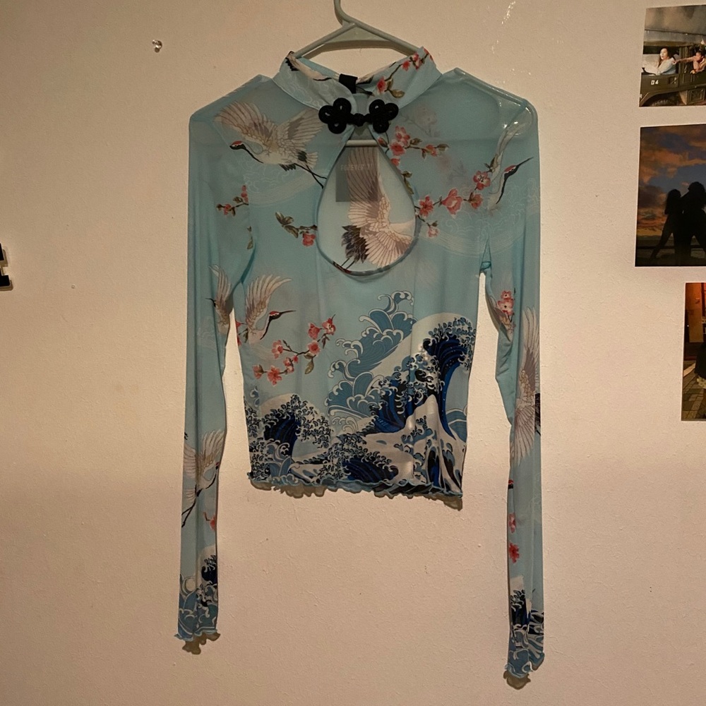 Keyhole top - Picture 2 of 3